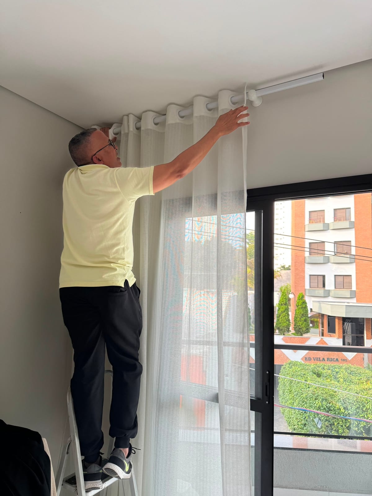 Colocação de cortinas